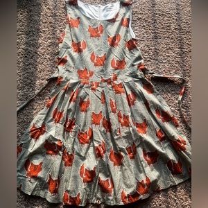 Women’s size medium dress.